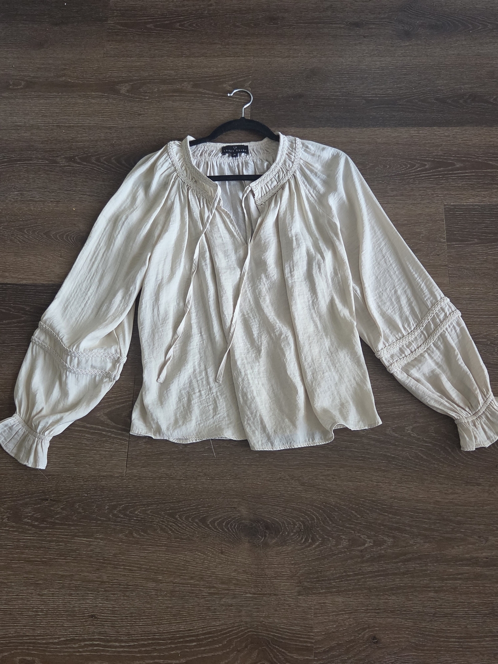 TE by Tracy Evans Womens Beige Long Sleeve Keyhole Neck Ruffle Blouse Size M